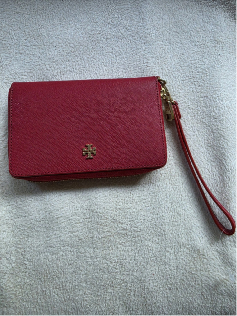 Tory Burch Emerson Red Saffiano Leather Wristlet Zip Wallet Gold Logo 4x6
